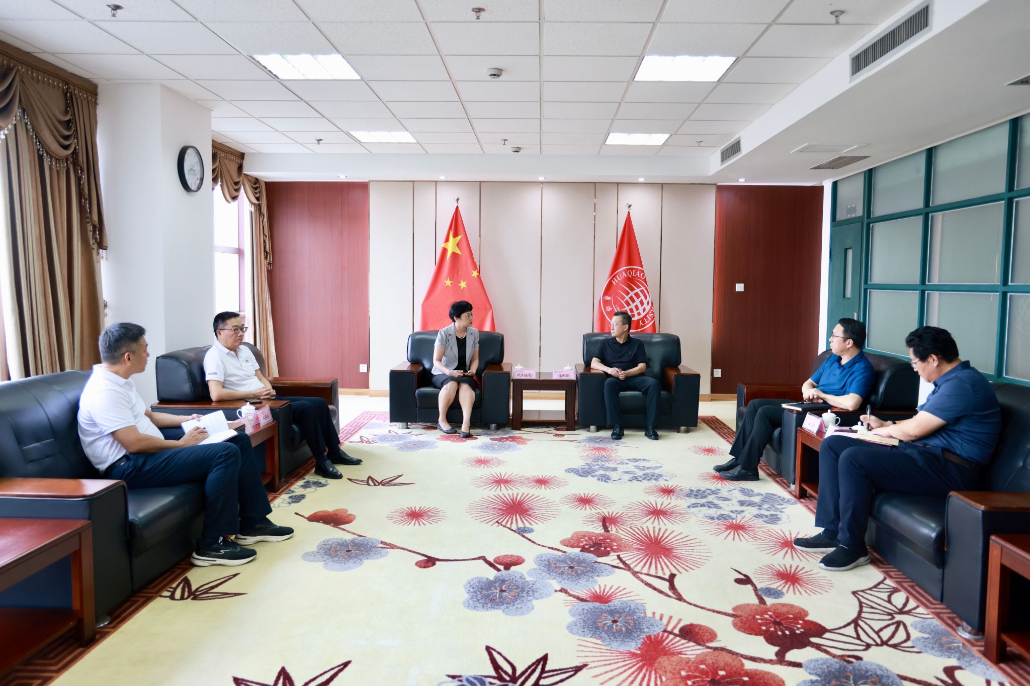 座谈现场.jpg